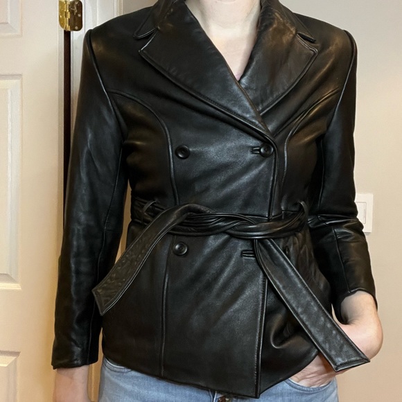 VINTAGE | Amazing vintage black leather double breasted belted jacket - Picture 3 of 10